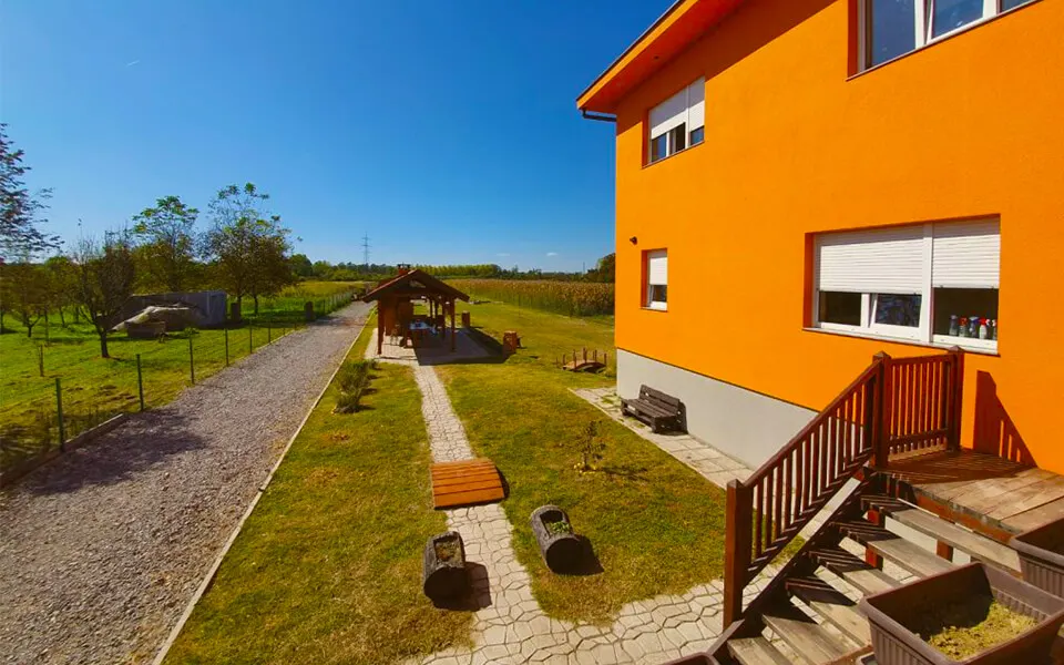 Kuća terapijske zajednice PET PLUS u Orlima